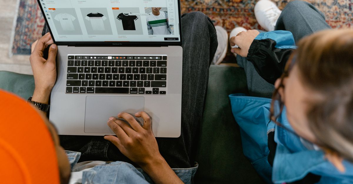 Top Strategies E-commerce & Retail Companies Use to Enhance Operations with Custom Software Development